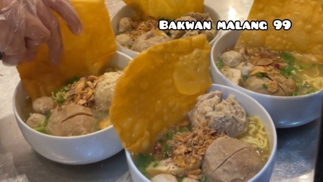 'Bakso paling komplit!!! Bakwan malang 99 jajanan street food masuk mol!!!'