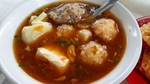 'KENYANG MAKAN BAKSO MALANG DIBAWAH POHON SEPORSI RP 15 RIBU - INDONESIA STREET FOOD'