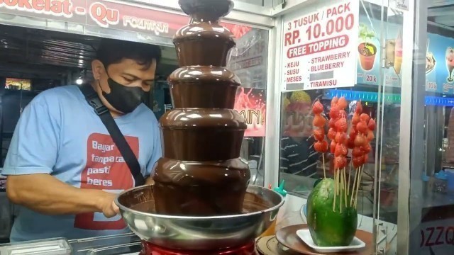 'CHOCOLATE FOUNTAIN | Indonesian Street Food | Batu Malang'