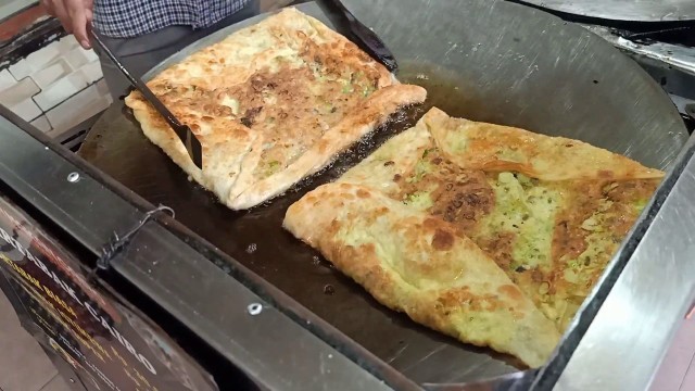 'Salah satu Martabak Daging Terbaik di Kota Malang | Indonesian Street Food | Martabak Cairo'