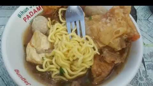 'BAKSO MALANG YANG JUALAN ASLI KALIMANTAN, SUB KULINER JAMBI - INDONESIAN STREET FOOD'