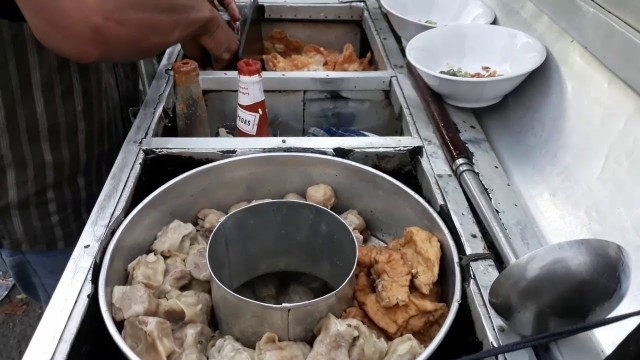 'Indonesian street food BAKWAN MALANG | BAKSO MALANG | KULINER MALANG'