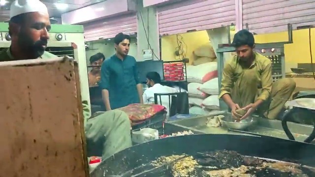 'Chapli kabab Peshawar malang jan spicy kabab ||  || peshawar street food asian street Food zaika'