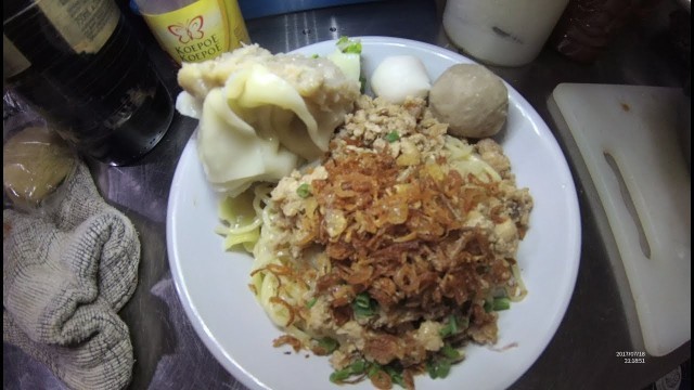 'Jakarta Street Food 1711 Part.1 Malang Cwie Mie Super Dubber Warung Mie Atom Est. Since 1979'