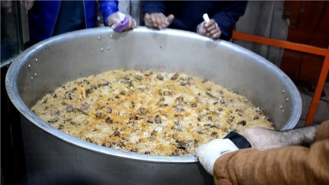 'People are Crazy for Malang Jan Beef Pulao | Pakistani Street Food Rawalpindi Tarnol'