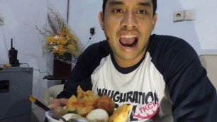 'Indonesia Tegal Street Food : Makan Bakso Malang Pinggir Jalan,Kang Dedi Kenyang,Part 2'