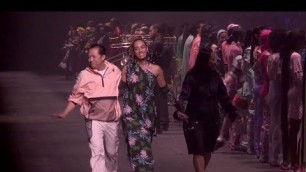 'Solange Knowles and Models on the runway for the Kenzo Men and Women Show'