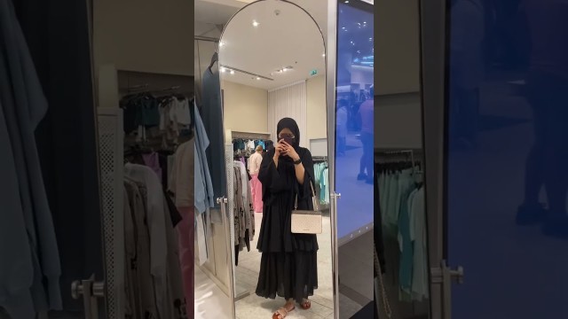 '#shortsdaily #stylingvideos #modestfashion #hijabifashion'