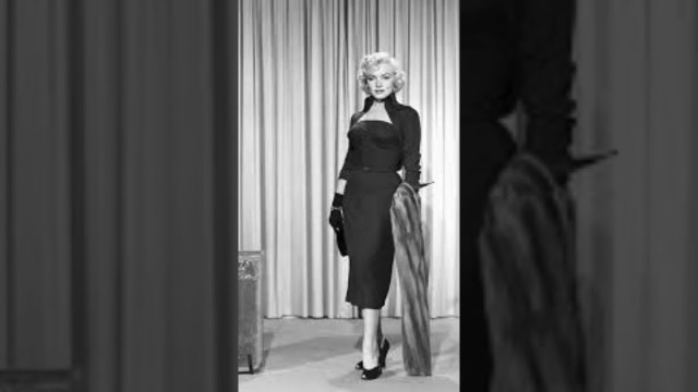 'Iconic Fashion Moments of Marilyn Monroe. #marilynmonroe #fashionblogger #fashionstyle #fashion'