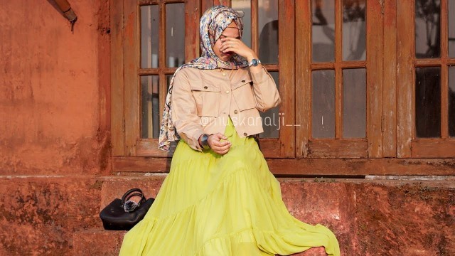 'Hijab because you\'re worth it. | Hijabi Girl | Modest Fashion | Blogger | #shorts #influencer #style'