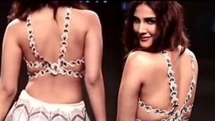 'Vaani Kapoor Hot Show At Lakme Fashion Week 2018'