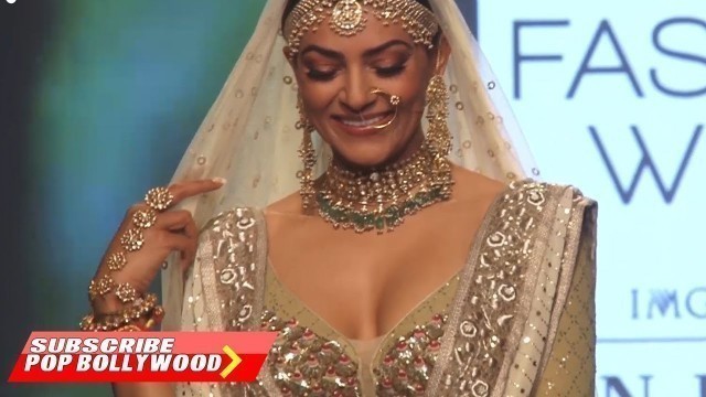 'Sushmita Sen Full Video | Lakme Fashion Week 2018 | Sushmita Sen Gorgeous Look'