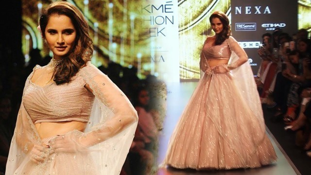 'Sania Mirza Ramp Walk At Lakme Fashion Week 2018 | LFW 2018'