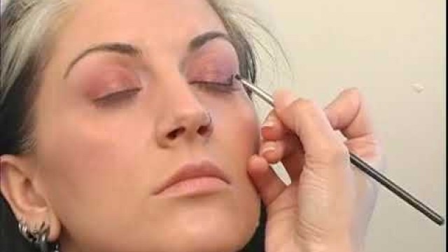 'Applying Eyeliner for High Fashion Makeup'