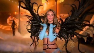 'Victoria\'s Secret Fashion Show 2013 \"Parisian Nights\"'