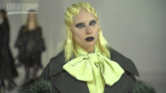 'Lady Gaga Walks the Runway at Marc Jacobs - New York Fashion Week Fall 2016 - Videofashion Flash!'