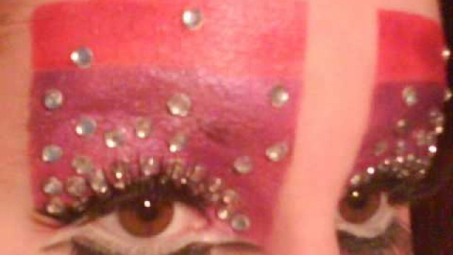 'Entry for glinda666\'s high-fashion makeup contest!'