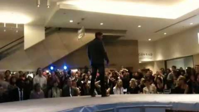 'Fashion Night Out - Fashion Show at Nordstrom Michigan Ave. in Chicago'