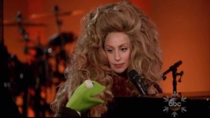 'Lady Gaga - Gypsy - Lady Gaga & the Muppets\''