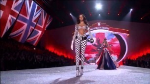 '2013 Victoria\'s Secret Fashion Show FOB & Taylor Swift'