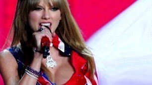 'Taylor Swift Victoria\'s Secret Fashion Show 2013 HD 720p HD I Knew You Were Trouble My Songs Know'