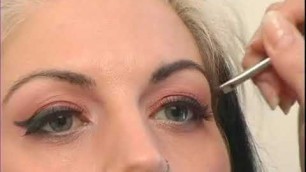 'Filling Eyebrows for High Fashion Makeup'