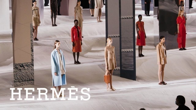 '#Hermes Guide: Herm s | Women’s Spring-Summer 2021 runway show #HermesFemme'