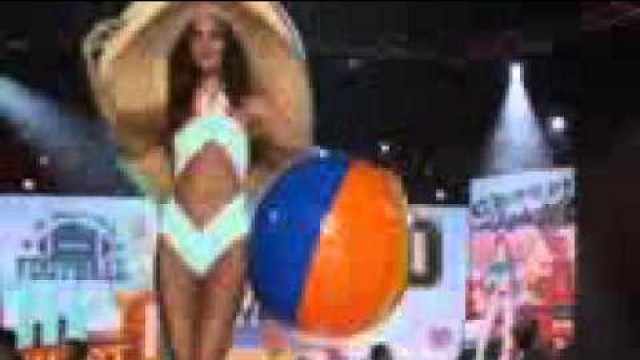 'Bruno Mars - Locked Out Heaven - Victoria\'s Secrets Fashion Show 2012'