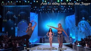 '[vietsub- lyrics] Moves Like Jagger- Maroon 5 (The Victoria Secrets Fashion Show)'