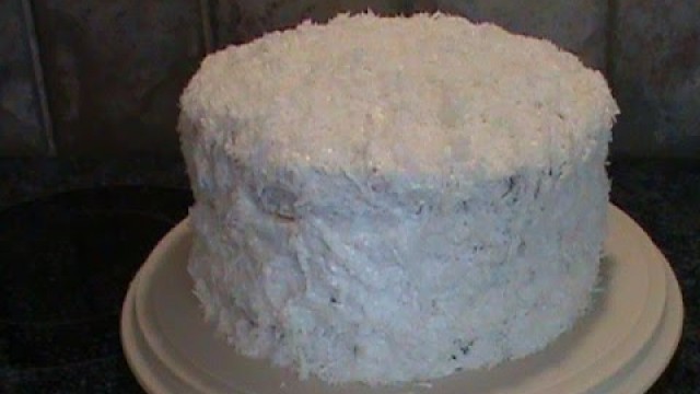 'Old-Fashion 1950\'s Coconut Layer Cake'