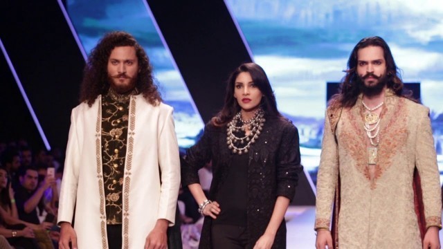 'Amir Adnan Colelction At Fashion Pakistan Week 18'