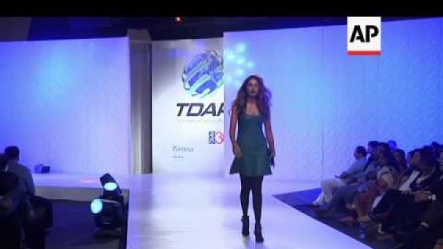 'Sonya Batla and Samar Mehdi present fashion shows at Expo Pakistan 2012'