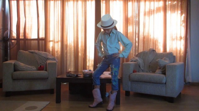 'My Fashion Flattering Cowgirl Costume!'