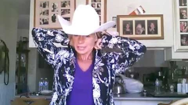 'The BODYBUILDING COWGIRL and her NEW Show Shirt'